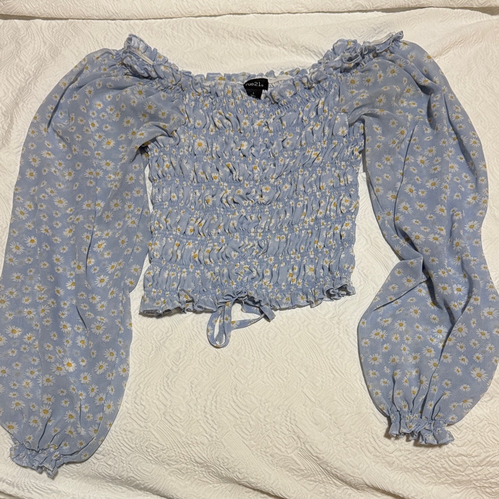 Women's Rue 21 Floral Blue Smocked Women's Top Pugf Sleeves Large Daisy’s